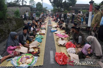 Menengok Tradisi Syawalan Di Lereng Gunung Merapi Antara News