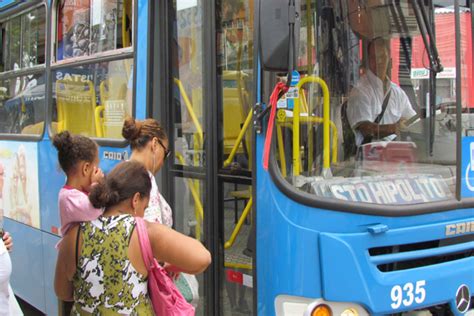 São Paulo retira obrigatoriedade do uso de máscara no transporte público