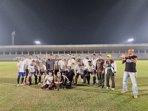 Gelar Friendly Match Ika Fh Unpad Dan Iluni Fhui Beri Contoh Persatuan