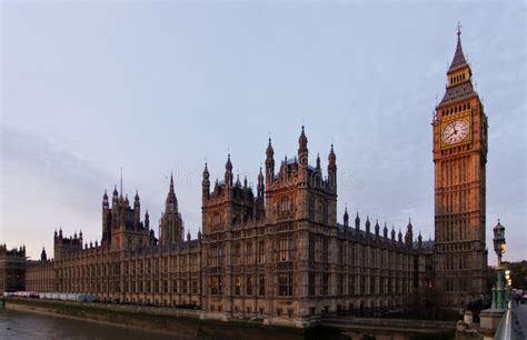 Palais Et Big Ben De Westminster Au Coucher Du Soleil Londres Grande