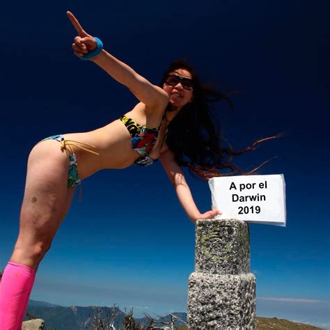 Guerrillerosglobales Muere La Escaladora Del Bikini Tras