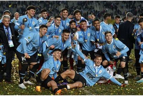 Calcio Uruguay Campione Del Mondo Under Italia Battuta