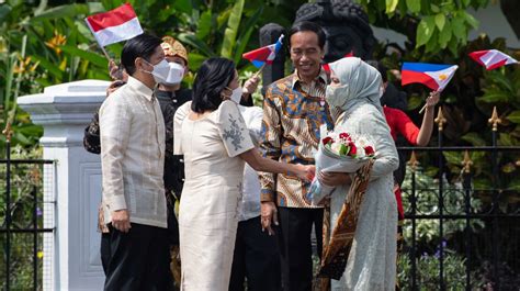 Momen Kebersamaan Jokowi Dan Presiden Filipina Ferdinand Marcos Di