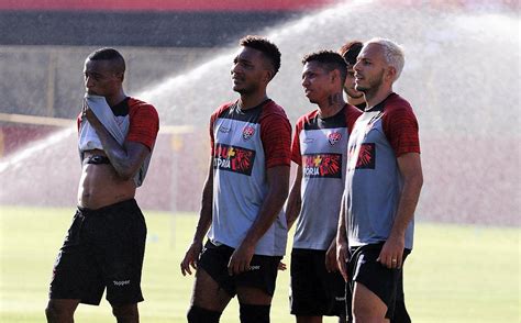 Vitória enfrenta o Botafogo PB hoje pela Copa do Nordeste o Leão