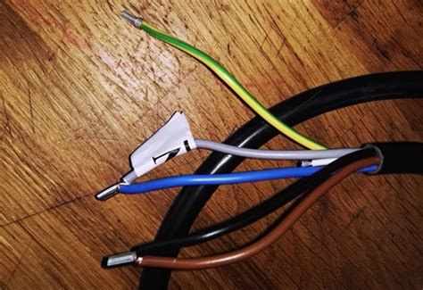 Connaître les codes couleur en électricité norme rôle