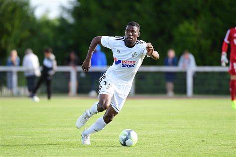 Asse St Etienne Laisse L Ol Ce Joueur Me Olympique Lyonnais