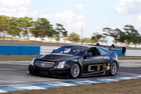 Cadillac CTS-V Racing Coupe (2011) - picture 11 of 19