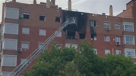 Un Hombre Y Una Mujer Mueren En El Incendio De Un Piso En Madrid El