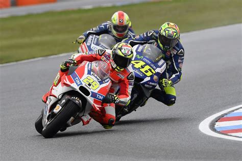 Libres Motogp Silverstone 2016 Iannone Manda Con Solvencia