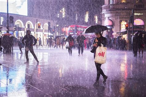 Uk Weather Forecast Month Of Rain To Fall This Weekend As Large Atlantic Low Batters Britain