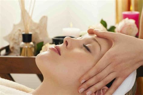 Masaje facial japonés lifting natural KOBIDO Taller gratuito