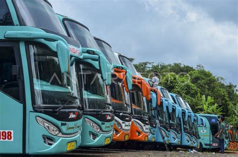 Dampak Larangan Mudik Lebaran Bagi Pengusaha Po Bus Antara Foto