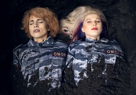 Pussy Riot une chanson pour dénoncer les violences policières Elle