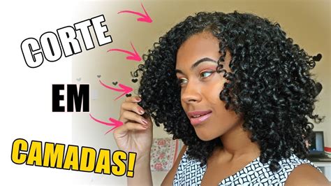 COMO CORTAR CABELO CACHEADO EM CAMADAS SOZINHA CORTE PARA DAR VOLUME