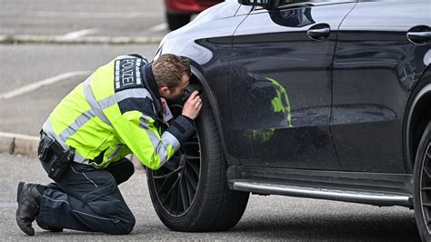 Wie Sich Autoposer Und Polizei Auf Den Carfreitag Vorbereiten Buten