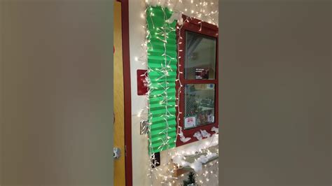 National Lampoons Christmas Vacation Door Decorating Contest Youtube