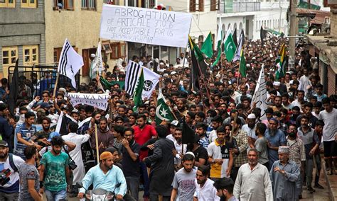 Kashmir Martyrs Day Pm Imran Pays Tribute To Kashmiris For Valiantly