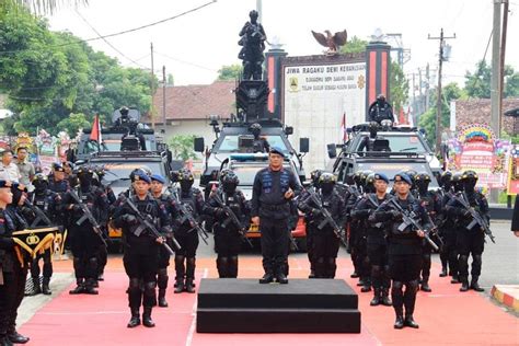 Kapolda Jateng Pimpin Upacara Dan Syukuran HUT Brimob Ke 78 Tahun 2023