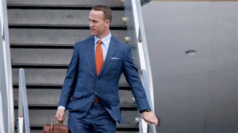 Peyton Manning Dumped Stake In 2 9 Billion Worth Papa Johns Amidst