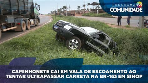 Caminhonete Cai Em Vala De Escoamento Ao Tentar Ultrapassar Carreta Na