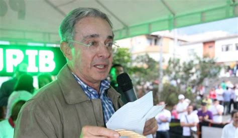 Álvaro Uribe Vélez muy pronto estaría en la cárcel en un evento