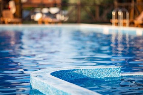 Consejos Esenciales De Mantenimiento Y Cuidado De La Piscina