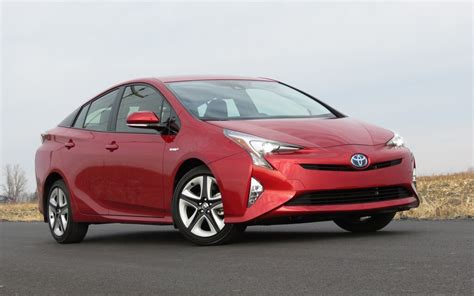 2018 Toyota Prius Price And Specifications The Car Guide