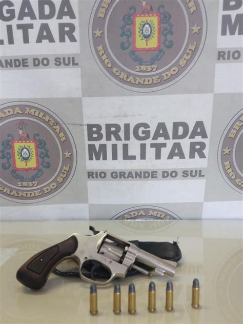 33ºbpm Prende Homem Por Posse Irregular De Arma Brigada Militar