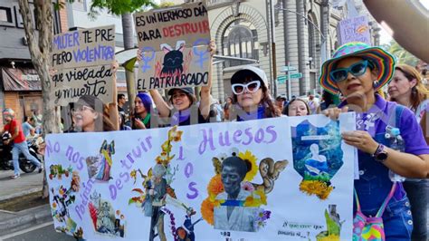 Así Se Vivió La Jornada Del 8m En Medellín Gritos Y Arte Para Exigir Protección A Mujeres