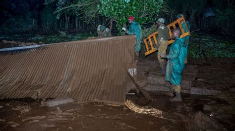 Kwa Picha Zaidi Ya Watu Wafariki Mkasa Wa Bwawa Kenya Bbc News