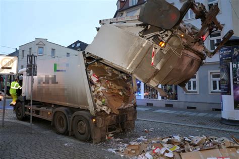 Dresden Obdachloser In M Llauto Gefangen Hilfe Rufe Aus Dem Laderaum