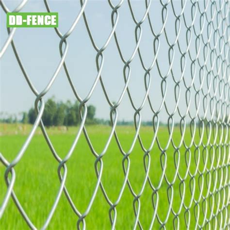 High Tensile Low Carbon Galvanized Steel Wire Mesh Chain Link Fence