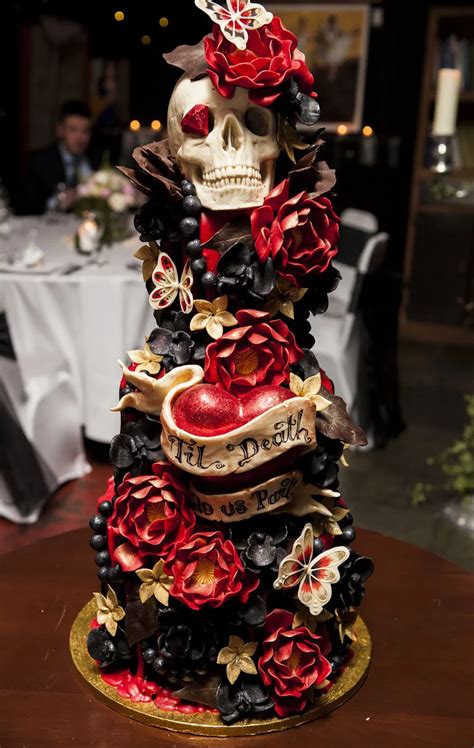 All Out Halloween Wedding Ideas Chwv Gothic Birthday Cakes Skull Wedding Cakes Gothic Cake