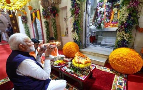 PM Performs Darshan And Pooja At Dwarkadhish Temple In Beyt Dwarka