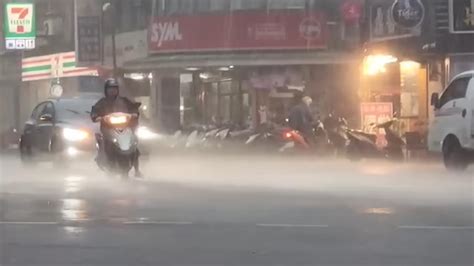 快訊／快去躲雨！西南風影響 中部3縣市大雨特報｜東森新聞