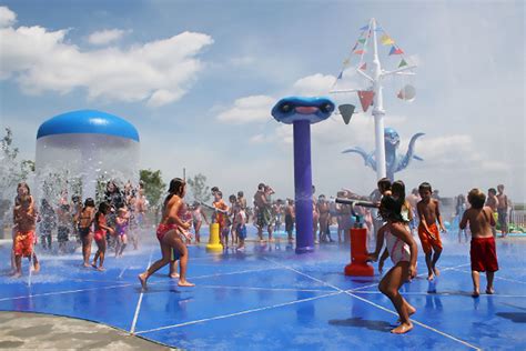 18 Super Sprinkler Parks For Kids On Long Island Mommypoppins