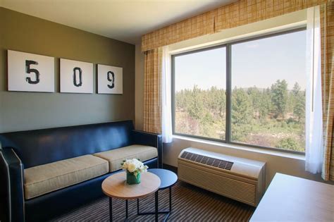 Book Oxford Suites Spokane Valley in Spokane Valley | Hotels.com