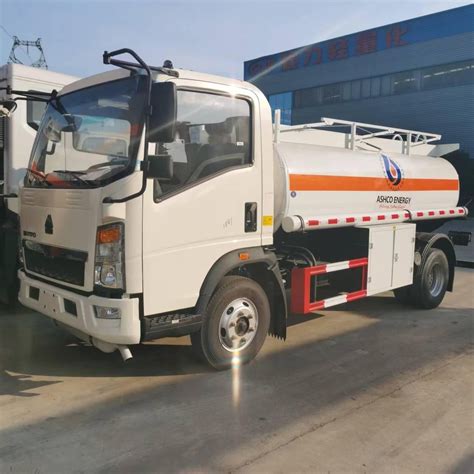 HOWO 5000liters 5m3 Fuel Tanker Truck HOWO Fuel Tankers Truck For