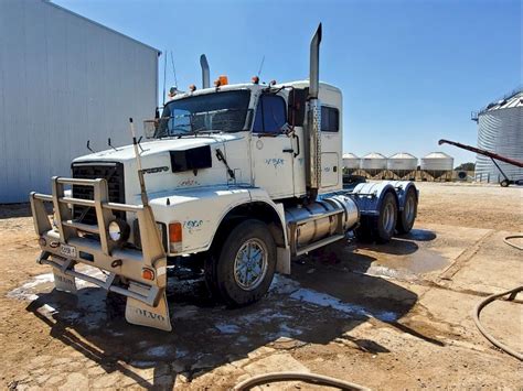 1988 Volvo N12 Prime Mover Farm Tender