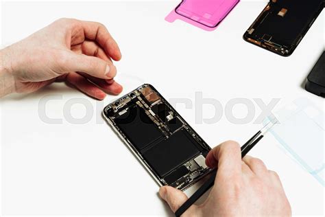 how to replace phone battery