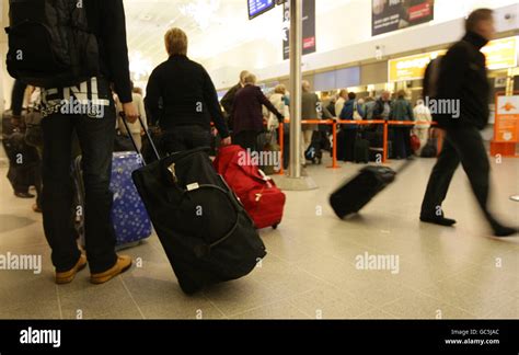 Terminal departures manchester airport hi-res stock photography and ...