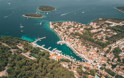 Maslinica - island Šolta, Croatia | Enjoy exploring Šolta ''green ...