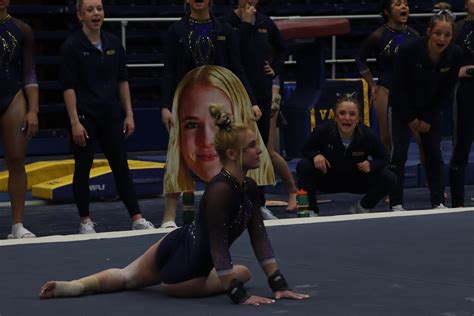 Img Kent State Gymnastics Team Annemarie Karabinus Flickr