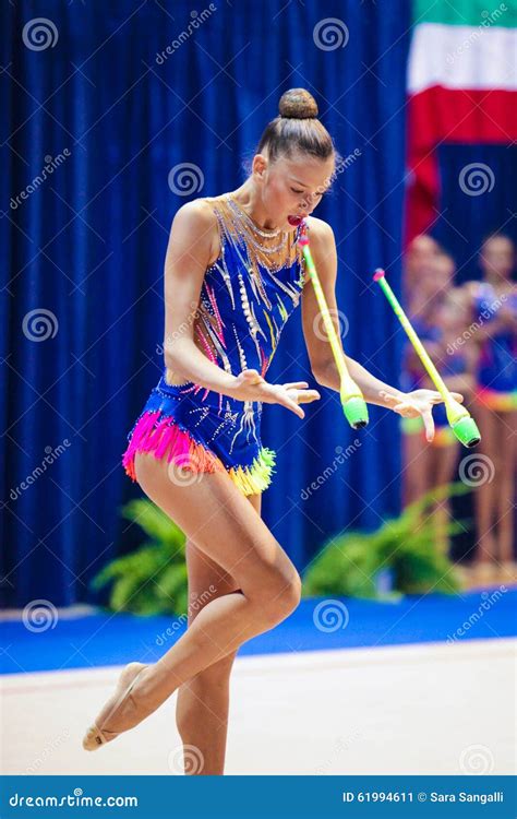Alexandra Soldatova Esegue Con I Club Fotografia Editoriale - Immagine ...