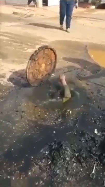 Вот как под водой варит подводный сварщик. - YouTube