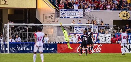 Team Usa Goalie Tim Howard Saves Editorial Stock Photo - Stock Image ...