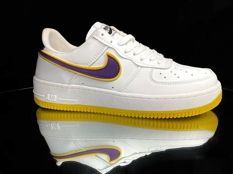 NIKE AIR FORCE x NBA LOS ANGELES LAKERS a un super precio - Todozapas