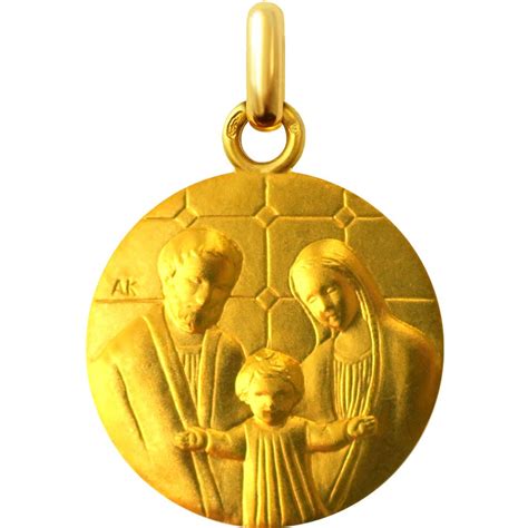 Médaille de berceau Sainte Famille en or 18 carats