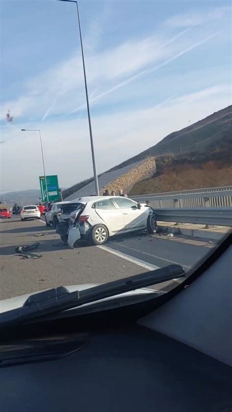 Kuzey Marmara Otoyolu nda feci kaza 8 araç birbirine girdi Yaralılar var