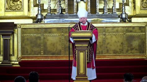 Abp Marek Jędraszewski w Wielki Piątek Patrząc na krzyż Chrystusa